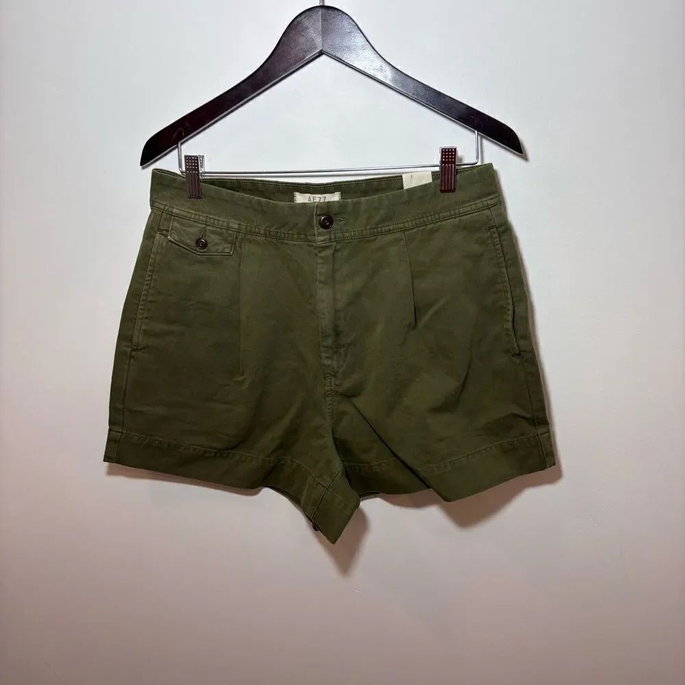AE77 American Eagle NEW with tags Size 30 Olive Green Military/Utility Shorts